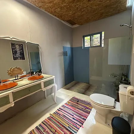 Surf Camp Lodge *