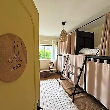 Lodge Surf Camp *