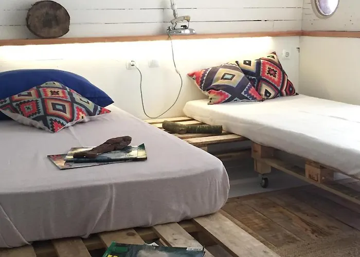 Деревянный коттедж Surf Camp Maceda