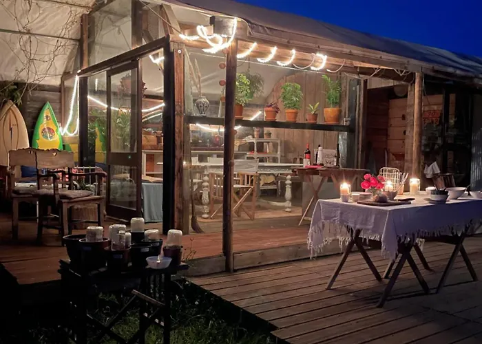 Деревянный коттедж Surf Camp *