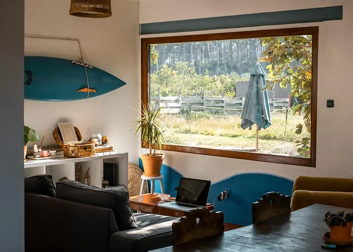 Lodge Surf Camp *
